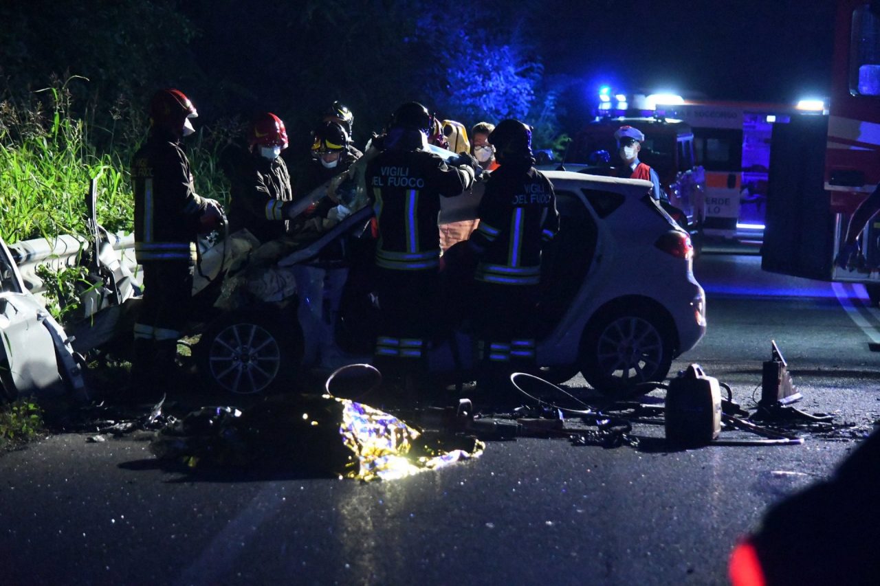 Scontro frontale con un furgone sulla Padana 4