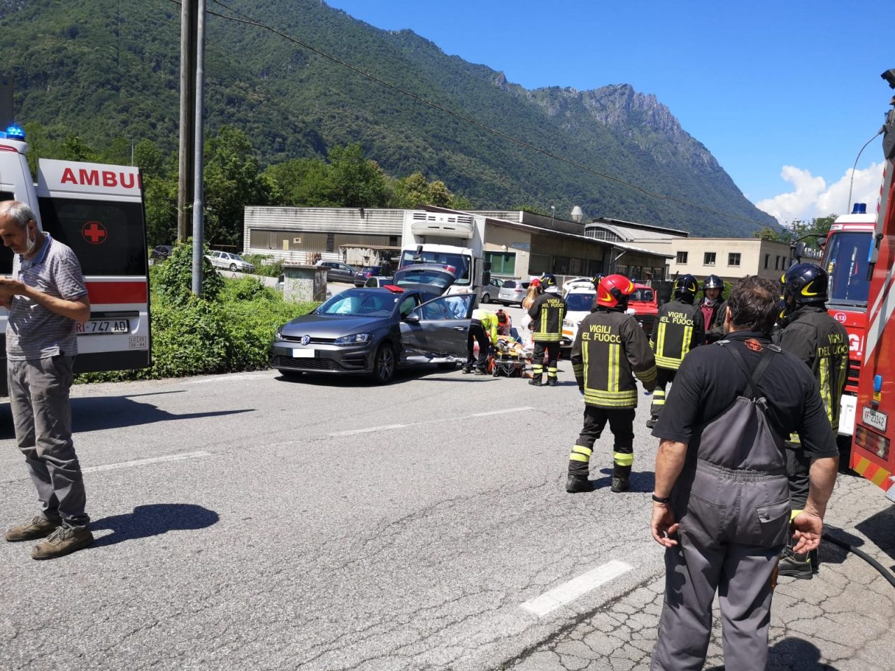 Carambola sulla Provinciale: coinvolte due auto e un furgone