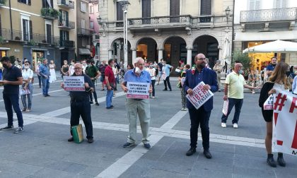 #resistiamoliberi di pensare: veglia in piazza per dire no alla legge contro la omotransfobia FOTO E VIDEO