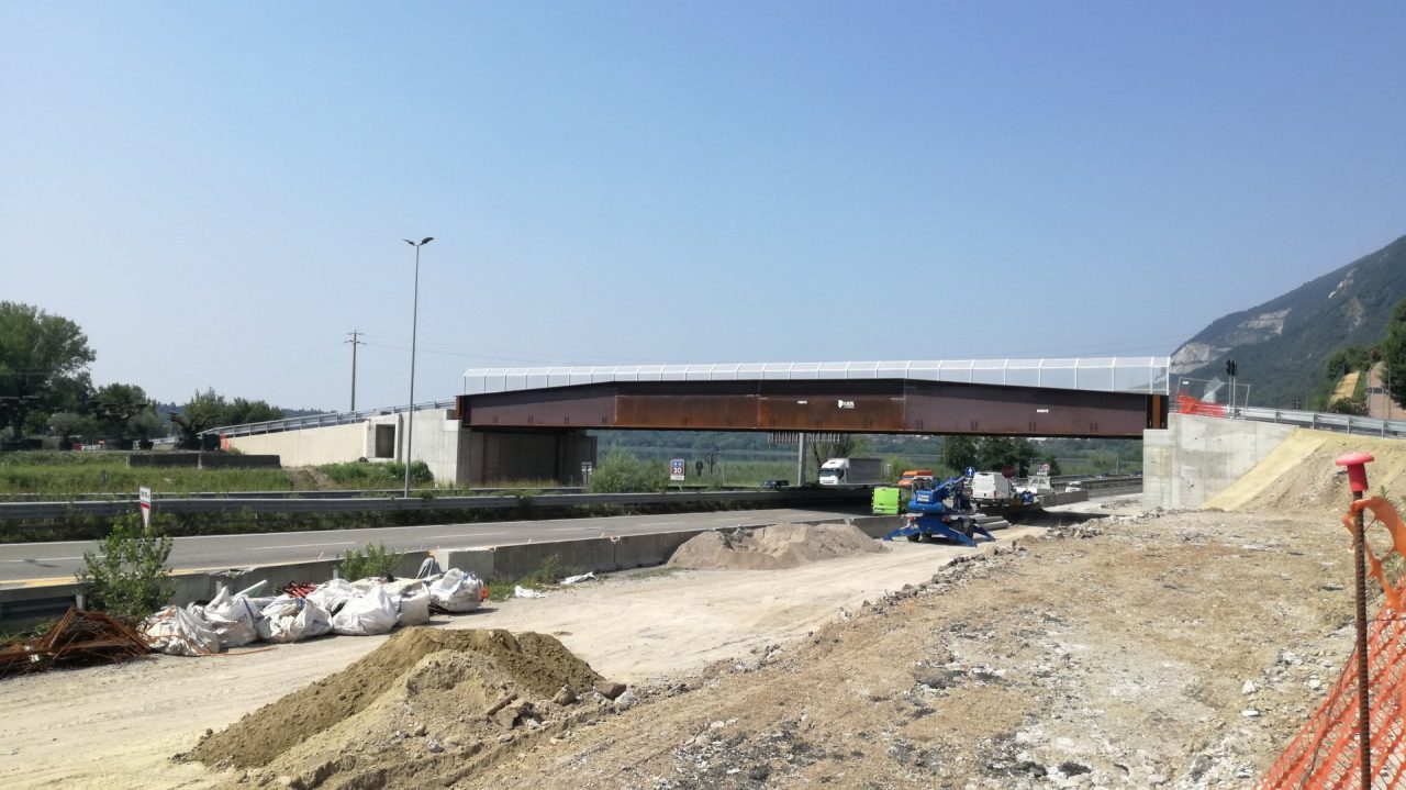 Odissea di Isella alla fine: lunedì apre il nuovo ponte