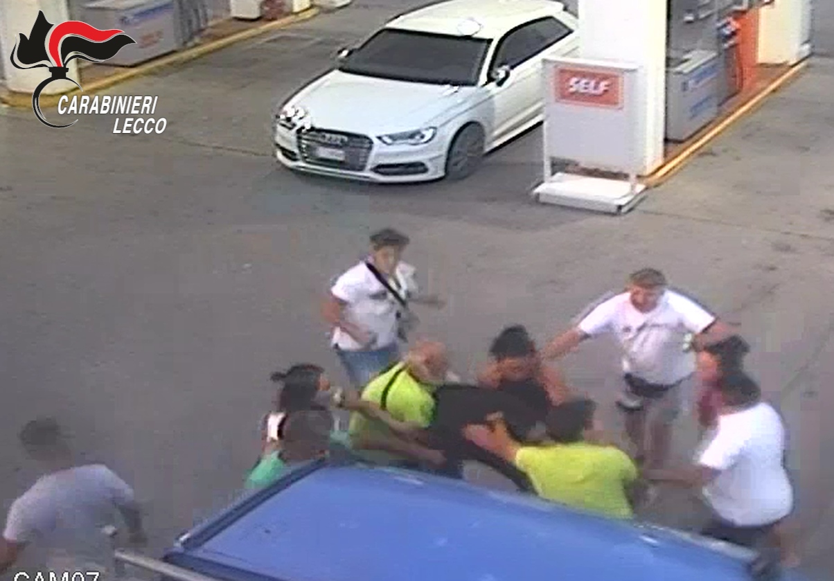 Botte da orbi tra lecchesi e bergamaschi: arresti e denunce