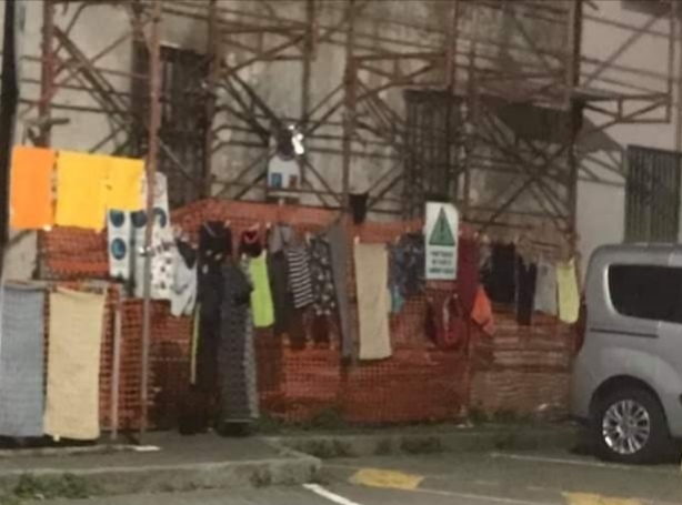 Accampamento abusivo nei pressi della ciclabile: blitz della Polizia Locale FOTO