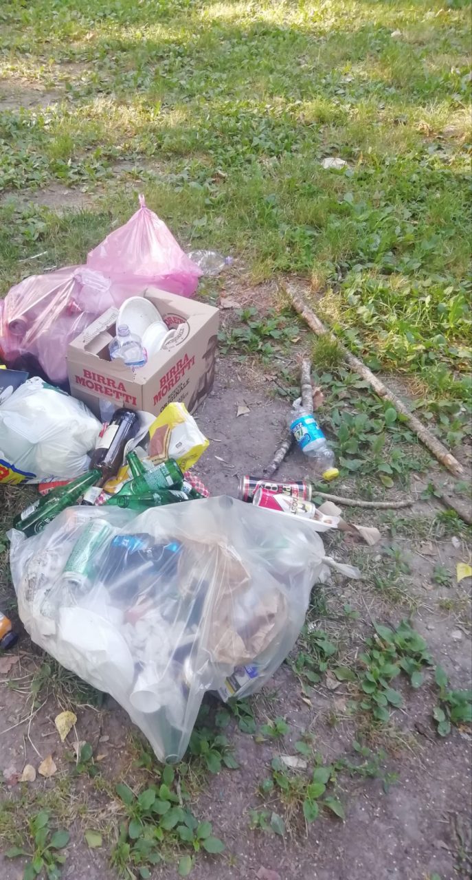 Degrado e immondizia lungo l’Adda a Calolzio FOTO