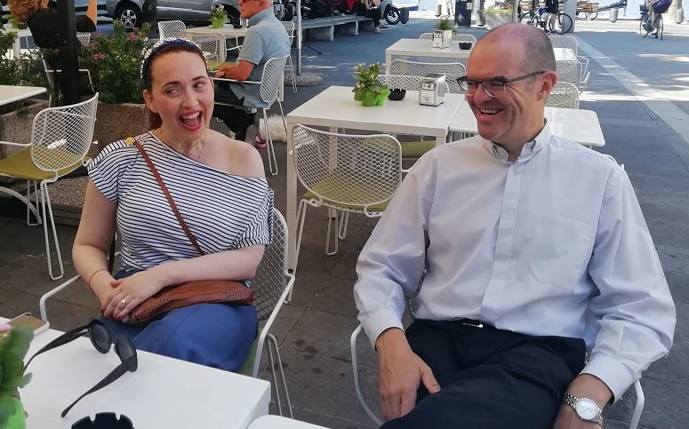 La simpatia di Chiara Francini conquista Lecco. “L’autoironia, salverà il mondo, non la bellezza” FOTO