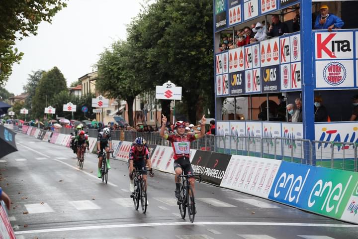Colnaghi concede il bis al Giro d’Italia e conquista la maglia rosa