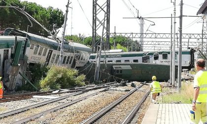 Il treno deragliato viaggiava senza macchinista CLAMOROSO