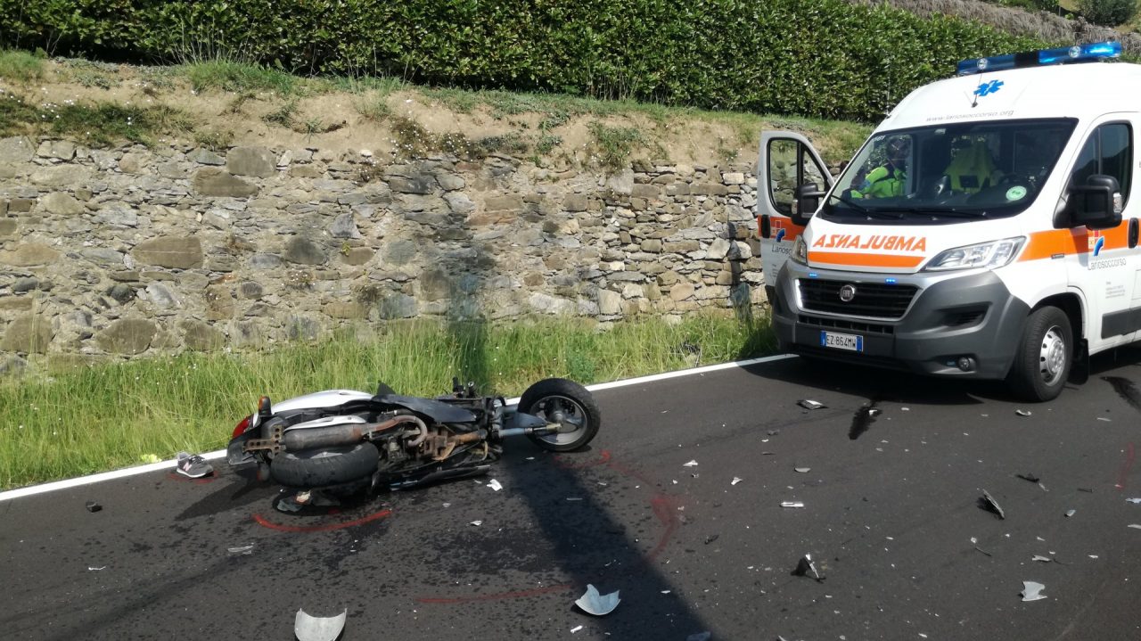 Ello schianto frontale auto-moto