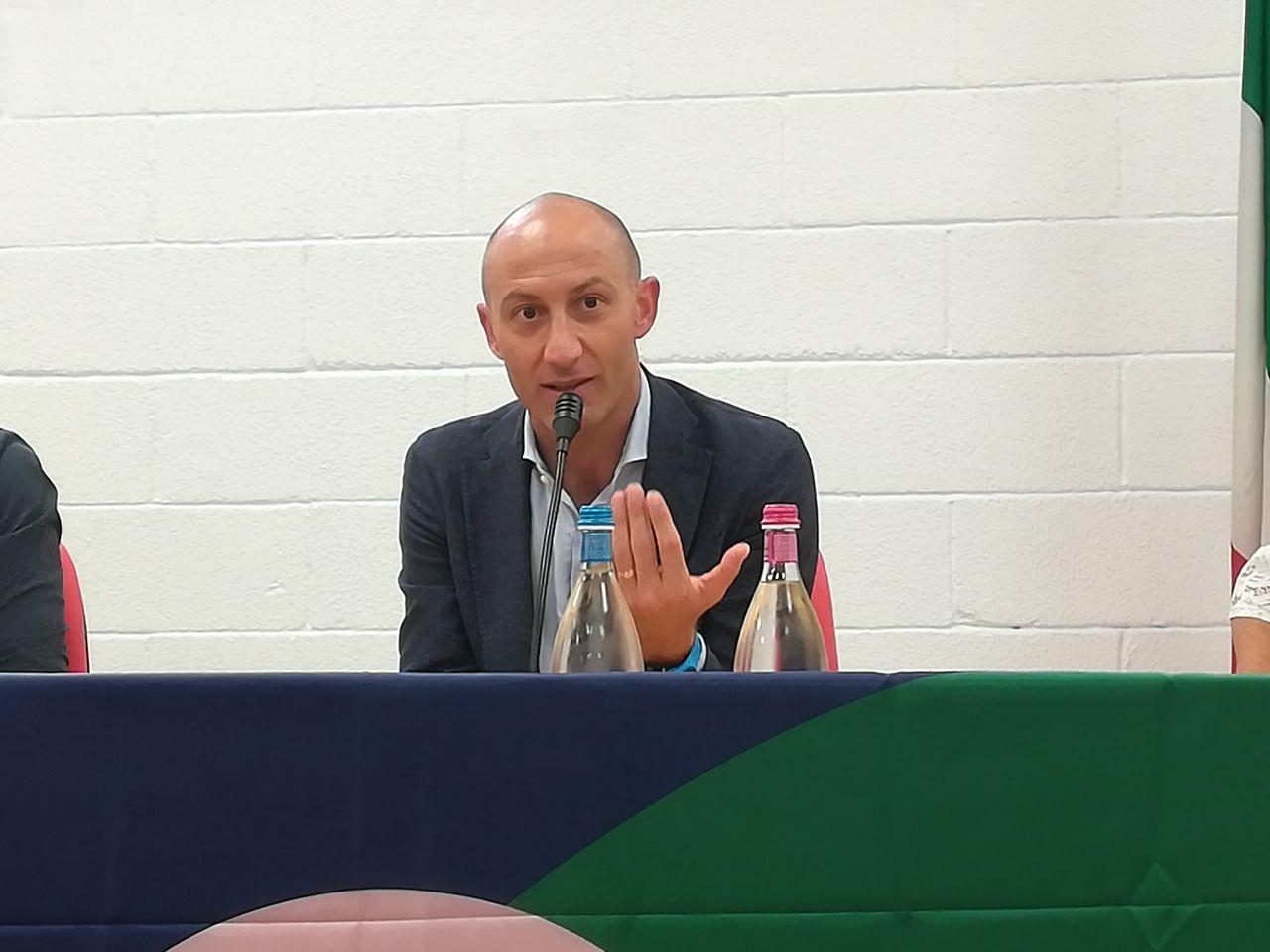 Il sindaco di Lecco: “Oltre ogni perplessità o sfiducia, abbiamo il dovere di osservare con rispetto le norme”