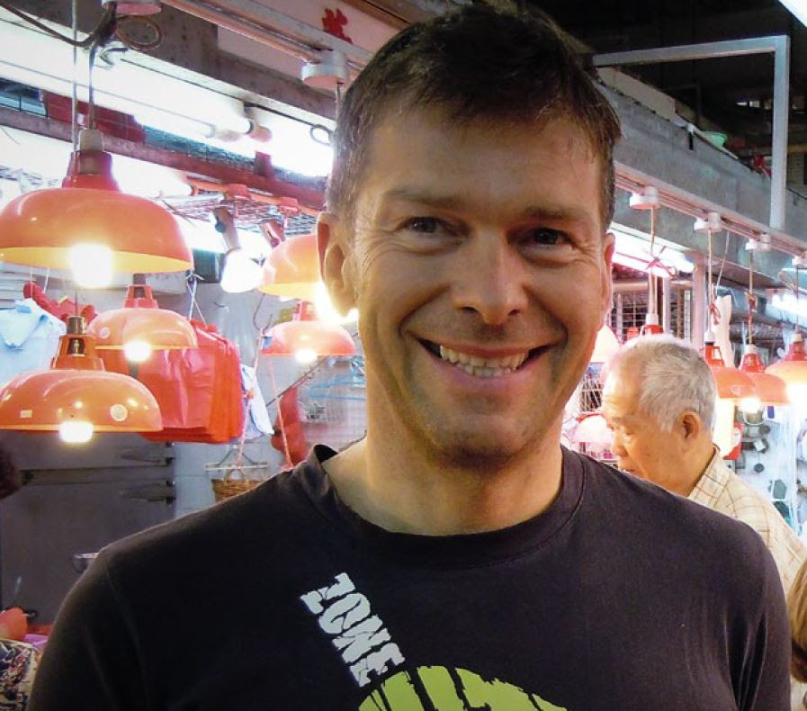 Piccolo Giro di Lombardia: il ricordo di Giorgio Frigerio col trofeo del vincitore