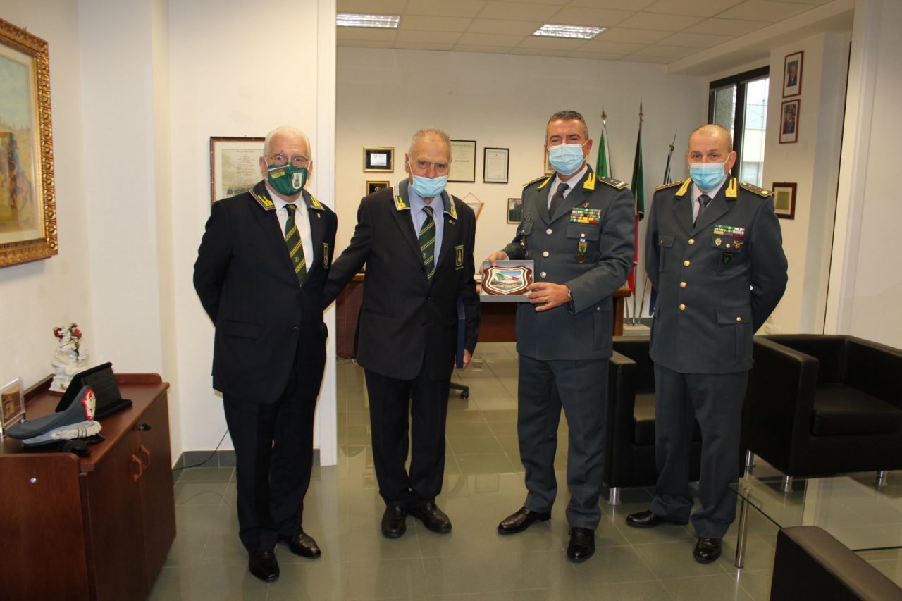 Guardia di Finanza: il Comandante regionale vista il comando di Lecco