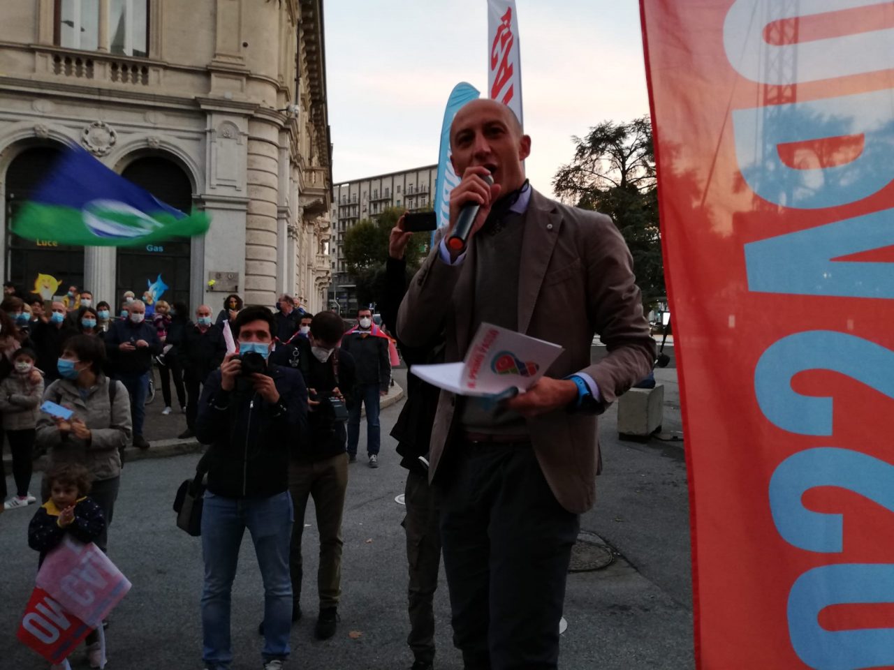 Festa in piazza per Mauro Gattinoni, nuovo sindaco di Lecco: “Non vedo l’ora di iniziare, ho aspettato questo momento per tanto tempo” FOTO E VIDEO