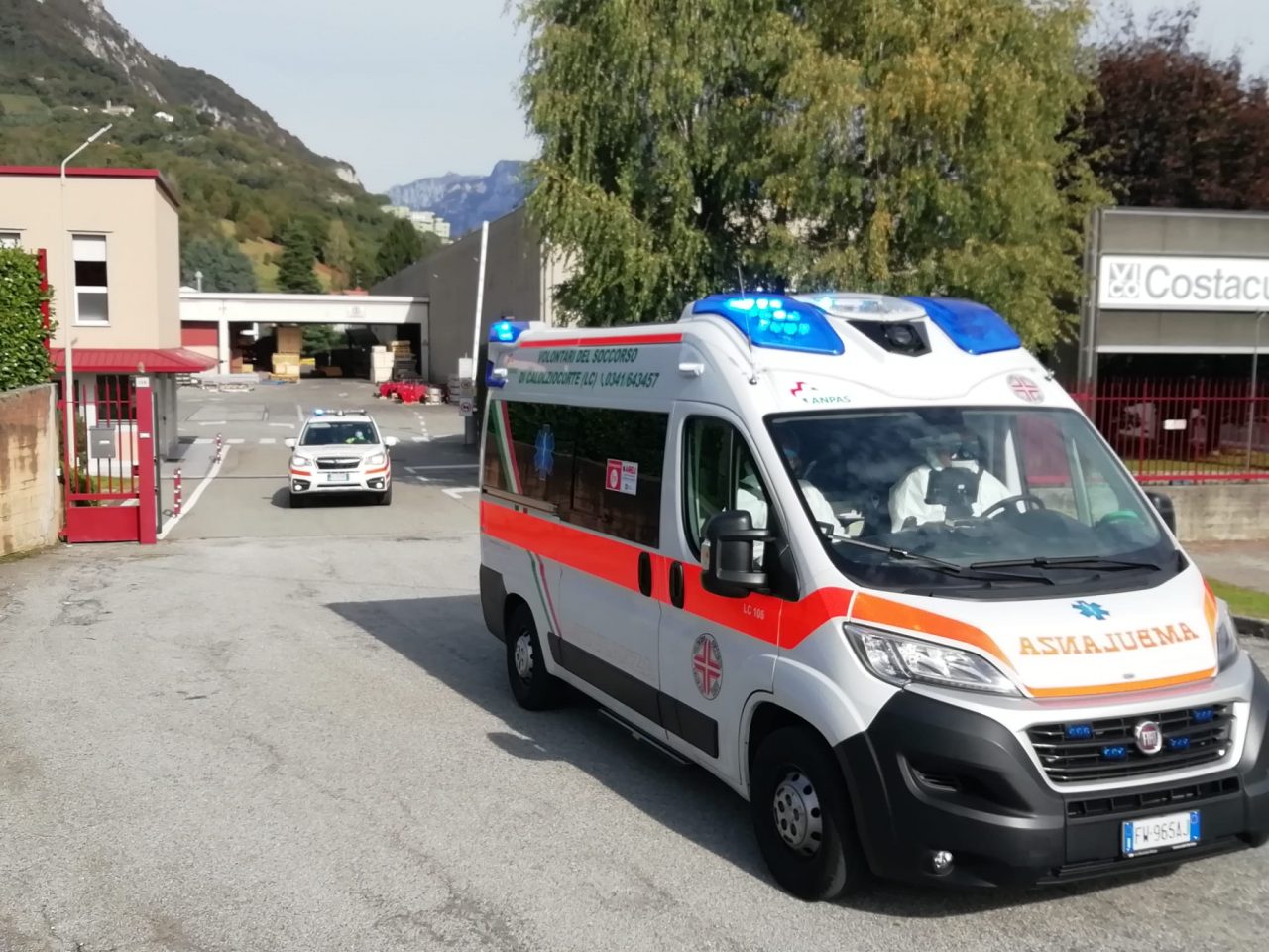Malore in ditta: soccorsi in azione in codice rosso