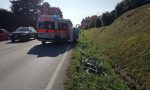 Auto sperona due ciclisti e poi sparisce nel nulla FOTO