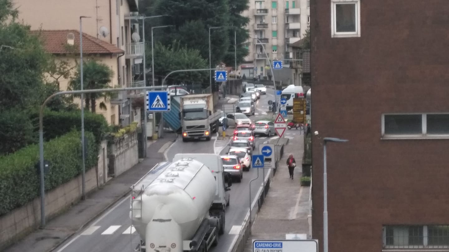 camion perde rimorchio calolzio