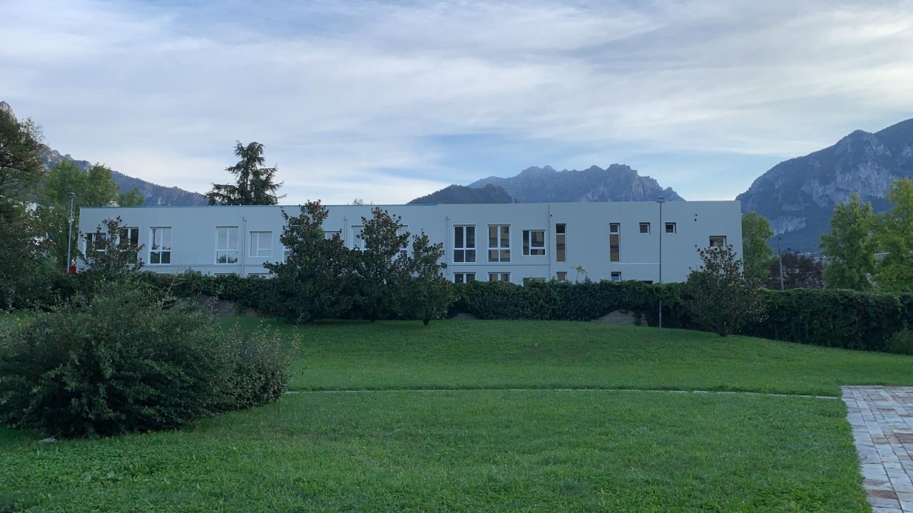 Liceo Manzoni: meglio i container che il vecchio edificio