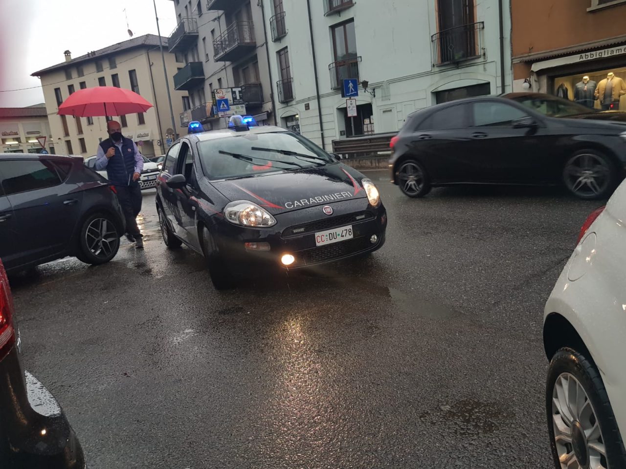 Scontro auto-moto, ferito un giovane e Provinciale bloccata FOTO