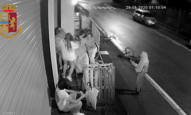 Gelataio massacrato di botte: minorenne arrestata. Ora è in una comunità  FOTO