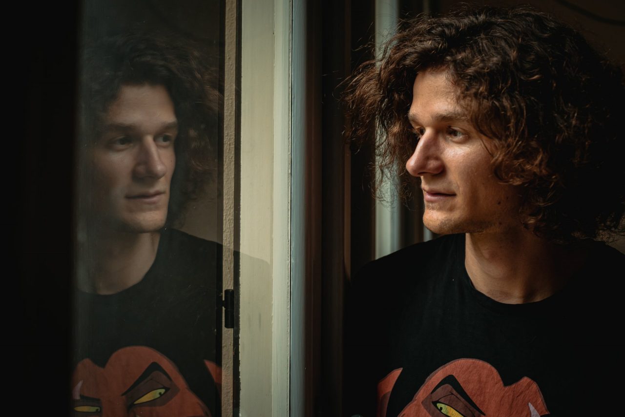 Il lecchese Intrieri canta l’amore al tempo del lockdown