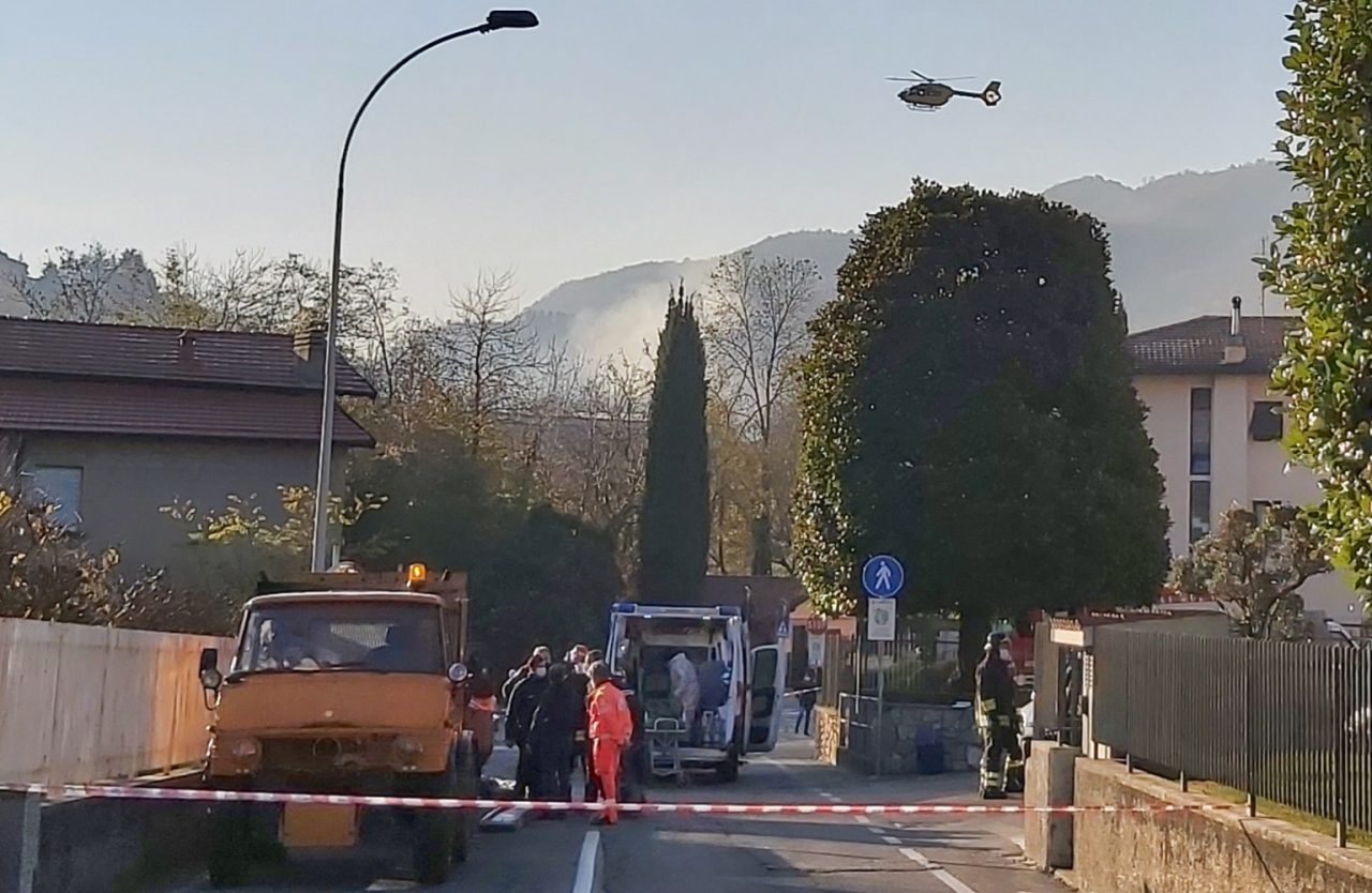 Tragedia a Villa San Carlo, morto un giardiniere di 30 anni FOTO
