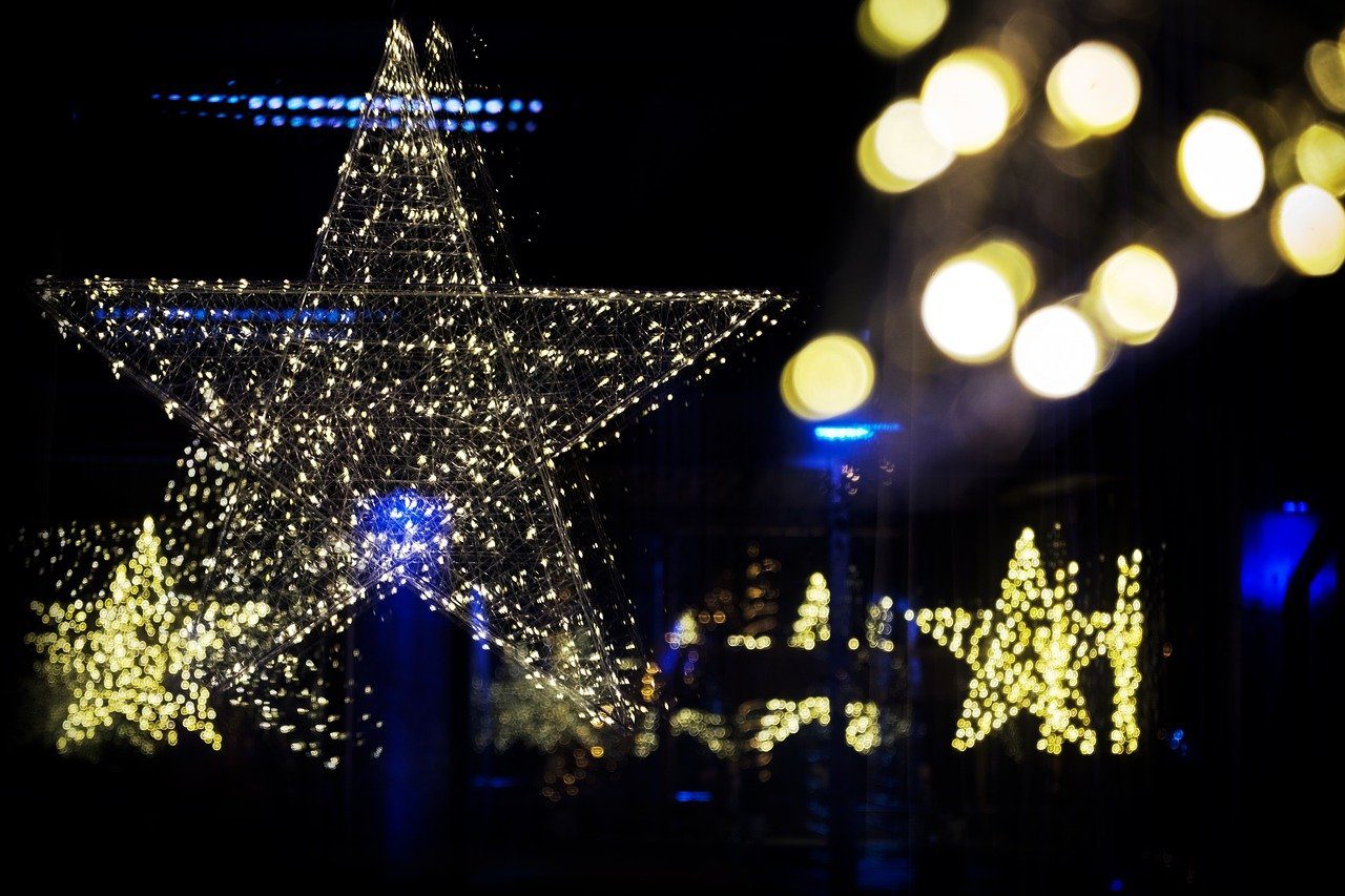 Risparmio energetico: niente luminarie natalizie nella galleria del centro commerciale