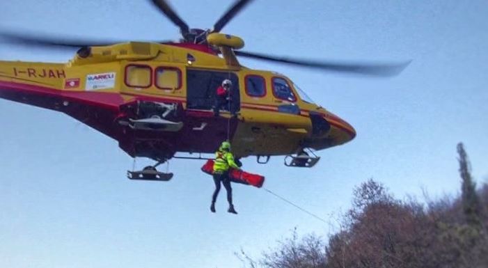 Incidente con il quad nel bosco: interviene l’elicottero IL VIDEO DEL SALVATAGGIO