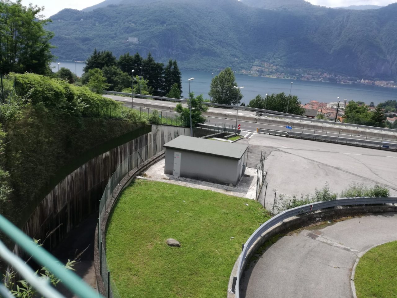 Nuovo svincolo sulla Statale 36: domani il taglio del nastro… ma non tutti esultano