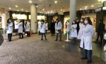 Niente vaccini antinfluenzali: i farmacisti lecchesi protestano con un flash mob FOTO E VIDEO