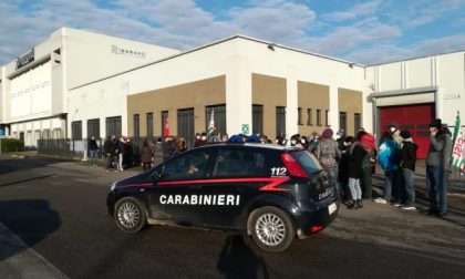 I musicanti della banda in campo per portare solidarietà ai lavoratori della Voss