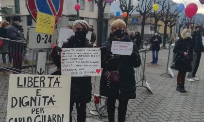 Carlo Gilardi: manifestazione davanti al tribunale di Lecco. Decisione sulla revoca dell'amministrazione di sostegno rinviata FOTO E  VIDEO