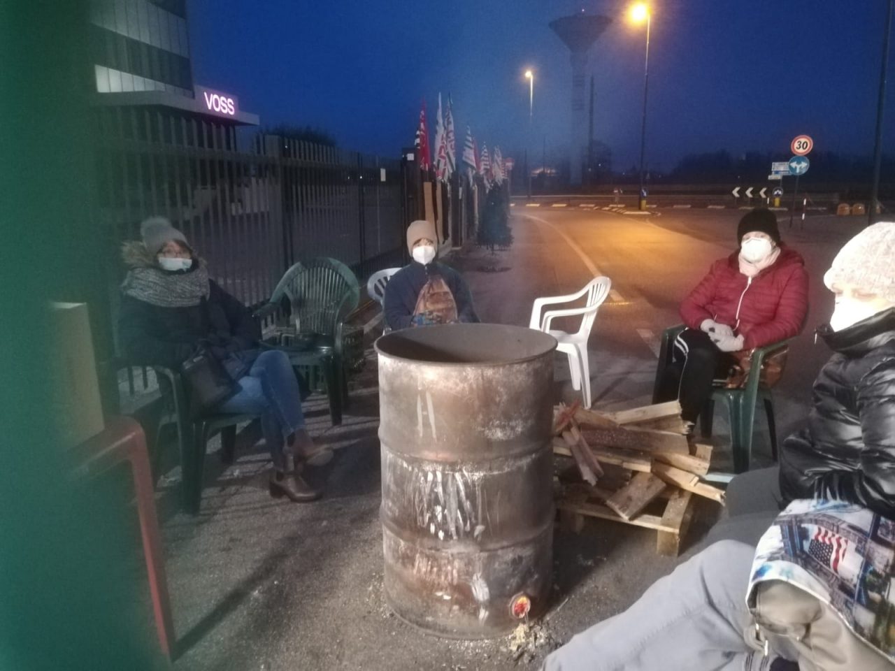 Natale in presidio per gli operai della Voss FOTO E VIDEO