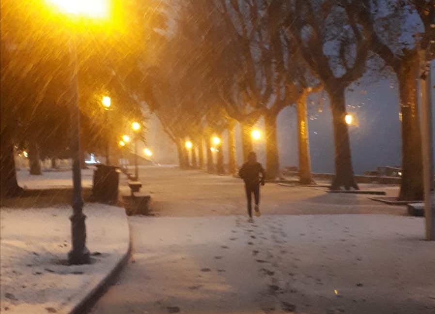 Abbondante nevicata nel Lecchese: il risveglio è imbiancato FOTO E VIDEO