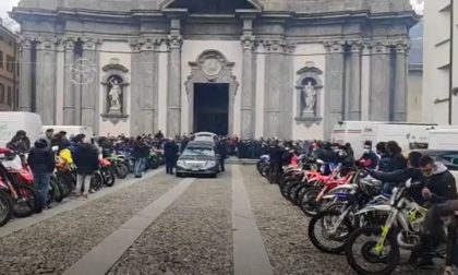 Il rombo delle moto per l’ultimo saluto a Sebastian VIDEO