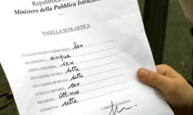 Via i “freddi” voti numerici, in pagella alle scuole elementari tornano i giudizi