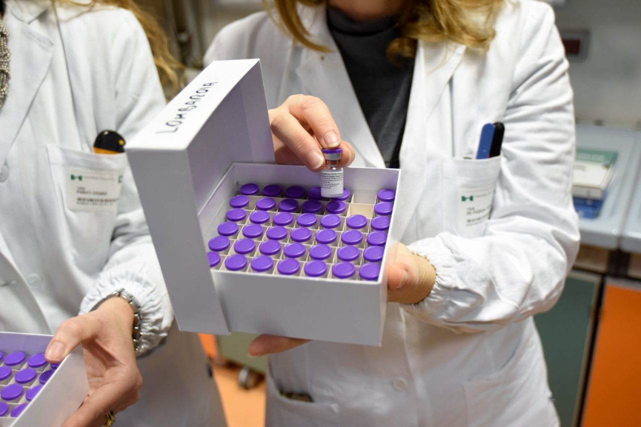 Vaccino AstrAzeneca solo agli over 60? Cosa succede in Lombardia? “Ci servono informazioni per riprogrammare le agende”