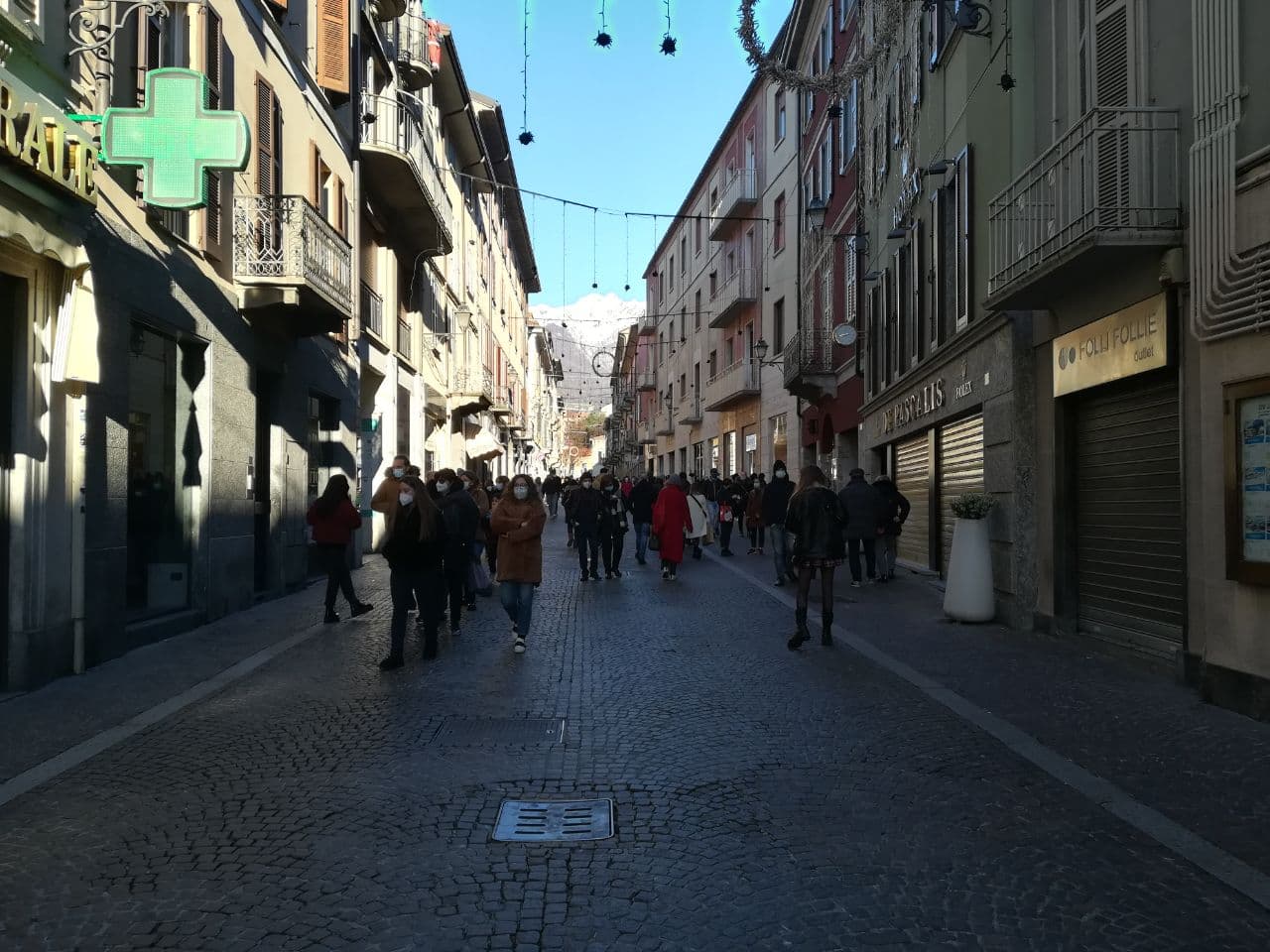 via_cavour_zona_gialla_lecco