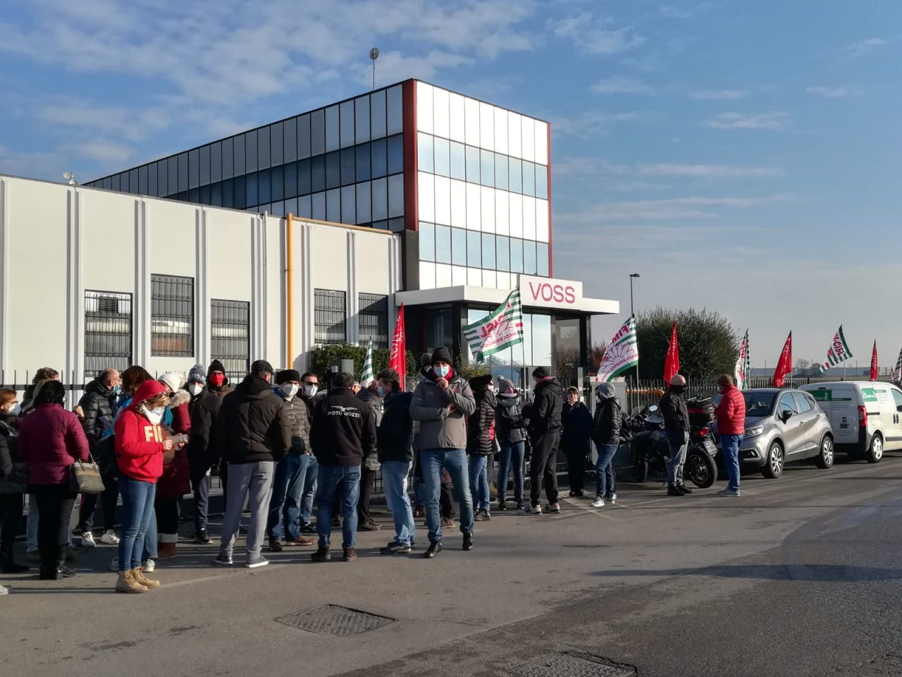La lotta dei lavoratori della Voss raccontata da Spazio Condiviso