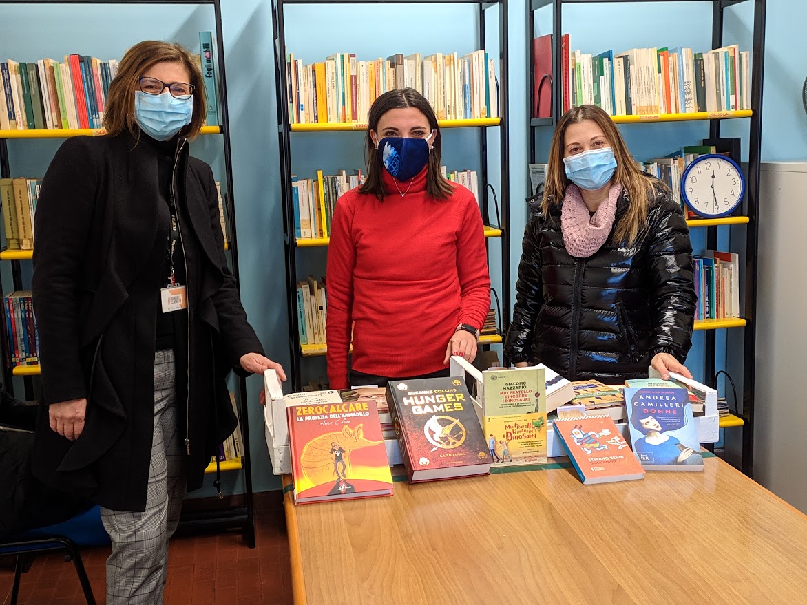 Un libro sospeso: un messaggio di solidarietà ai ragazzi dello sportello #QuindiciVentiquattro