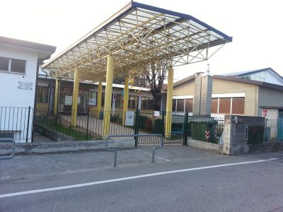 Rabbia per l’ennesimo furto alla scuola del Pascolo. Il Comune la sanifica