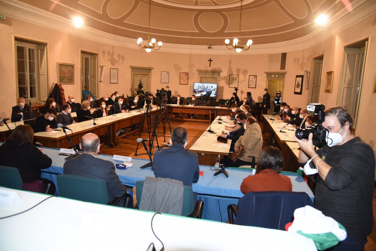 Ecco quanto guadagnano i nuovi (e meno nuovi) consiglieri lecchesi: tutti i dati su redditi, case, società e auto
