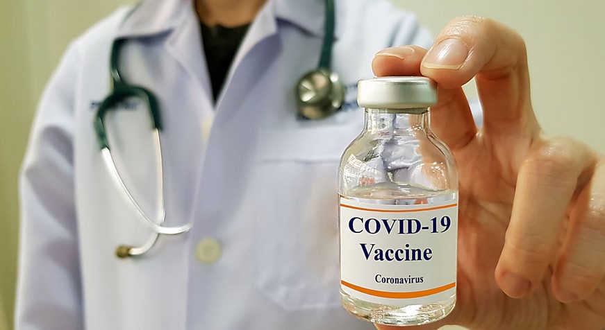 Sospesa la terza dose anti Covid-19 nelle farmacie