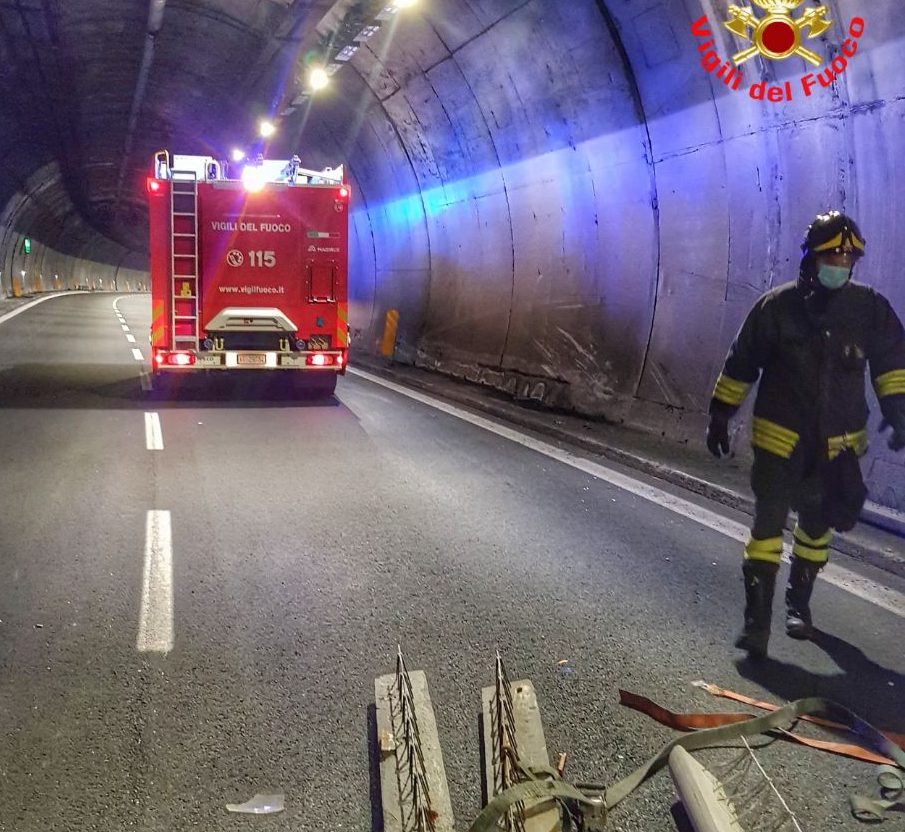 Vigli del fuoco, notte movimentata nel lecchese