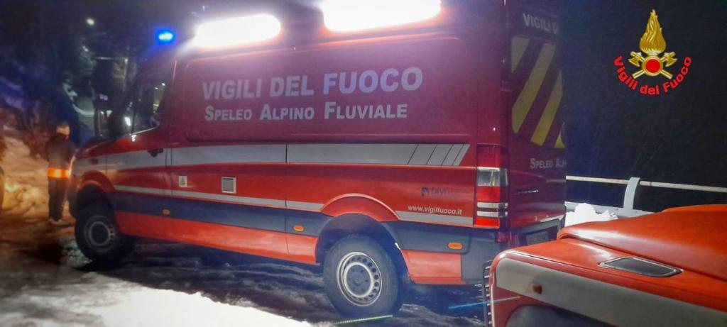 Due giovani bloccati nel bosco: intervento di Soccorso alpino e Vigili del Fuoco per salvarli FOTO