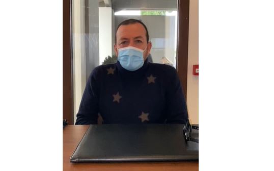 Festa di Capodanno nel resort: il titolare si scusa e spiega “questione di sopravvivenza” VIDEO