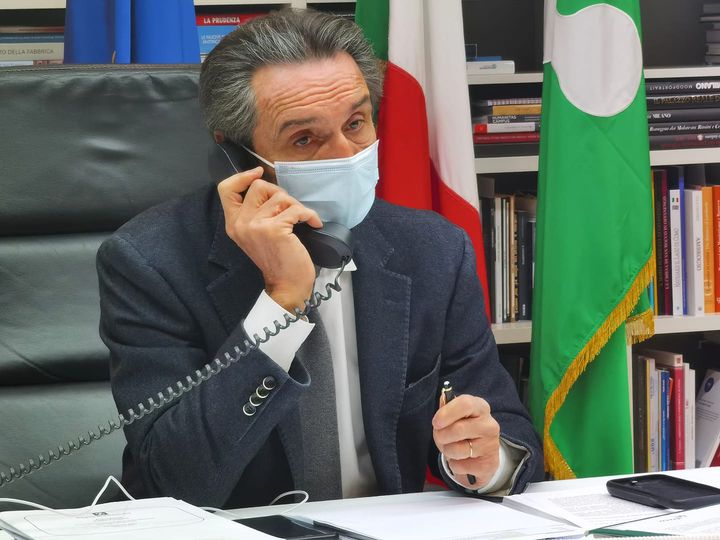 Varianti Covid, il Governatore Fontana firma l’ordinanza: quattro zone rosse in Lombardia