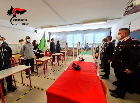 A lezione di… legalità: i Carabinieri di Lecco incontrano gli studenti