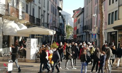 Centro Lecco preso d'assalto dai lecchesi FOTO