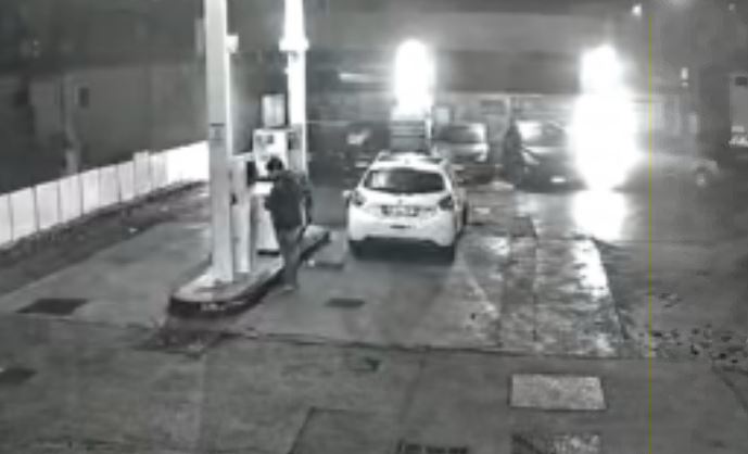 85 rifornimenti dal benzinaio in un’ora nel cuore della notte: furbetto del Cashback in azione a Lecco