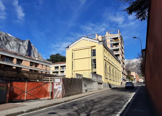 Il Comune vende i suoi gioielli: all’asta il capannone neo-gotico “Officina Badoni”