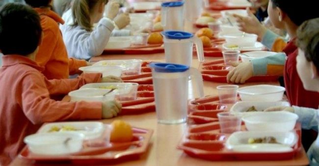 Dritto & Rovescio: a scuola il pasto si ribalta per educare al gusto e ridurre gli sprechi