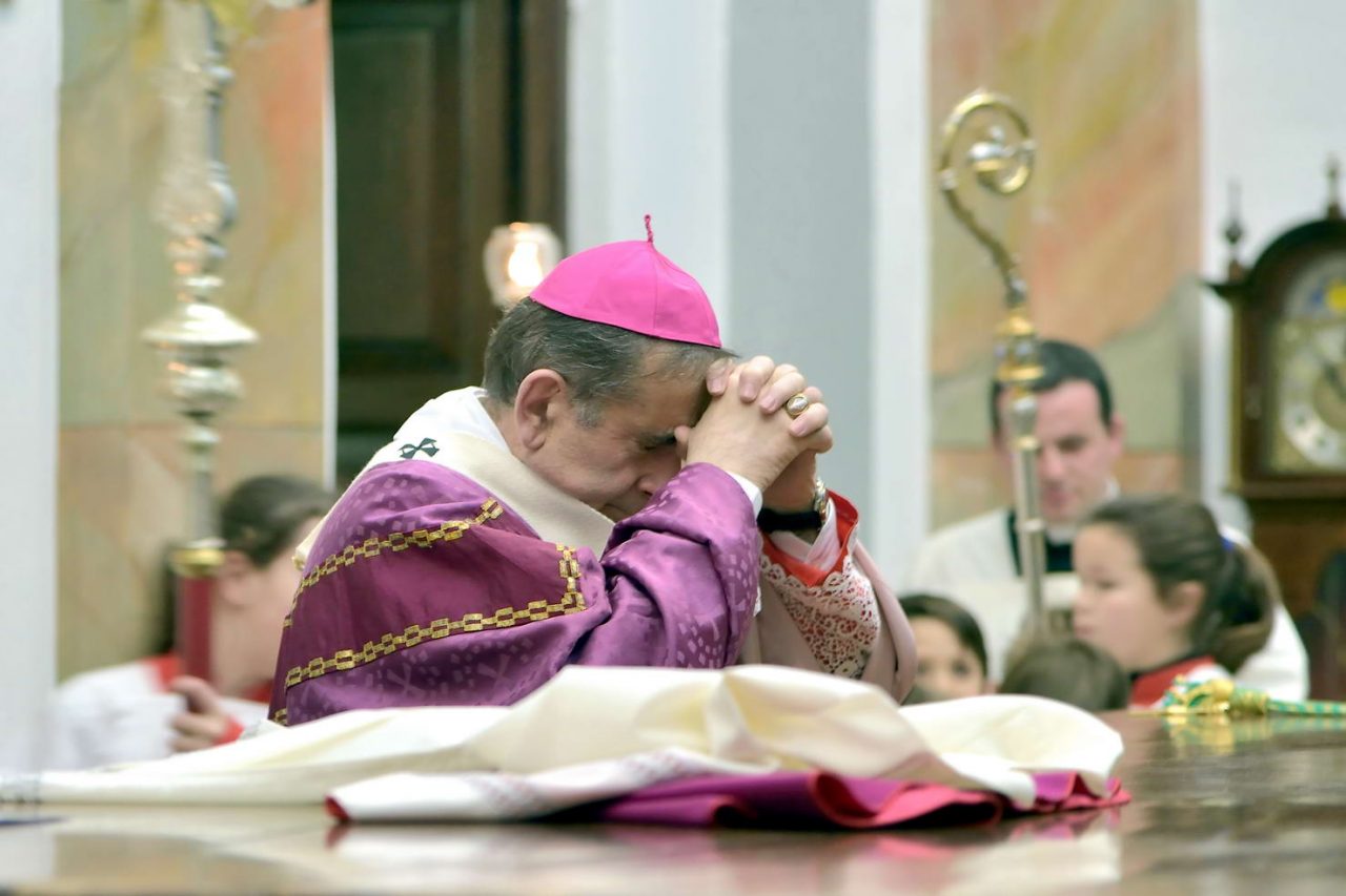 L’Arcivescovo di Milano omaggia le vittime del Covid della Valle San Martino